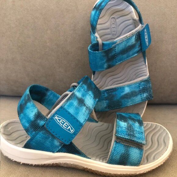 KEEN Elle Girls' Backstrap Sandals / Shoes in Teal / Aqua, Size 9 - Picture 1 of 9